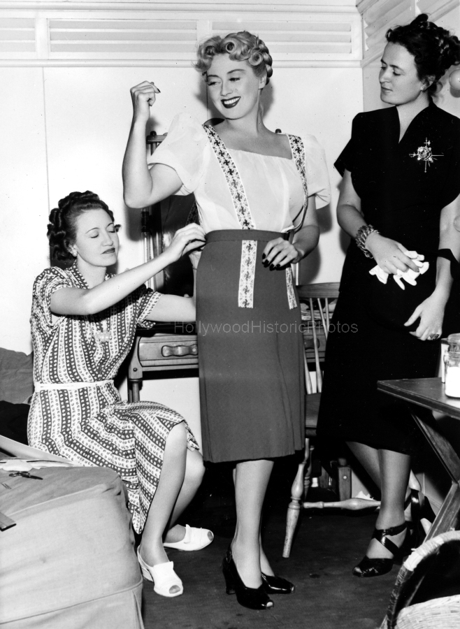 Joan Blondell 1945 costume Irene MGM Adventure.jpg